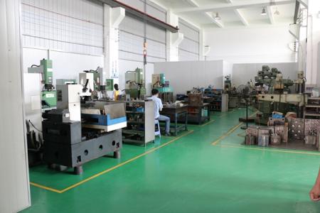 注塑模具滑塊的定位基準（zhǔn）的確定及（jí）定位裝置