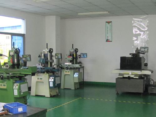 注塑模具製造斜導柱滑（huá）塊的耐磨塊結構和要求