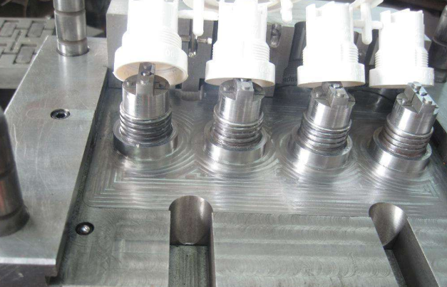 深圳模具工廠注塑模具螺紋的製作（zuò）